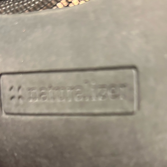 Size 11 wide naturalizer ankle boots - Picture 3 of 9